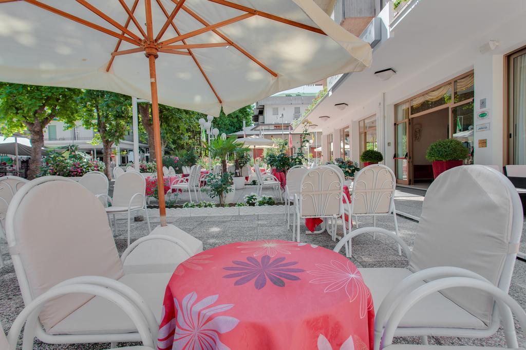 Hotel Garden ベラーリア・イジェア・マリーナ エクステリア 写真